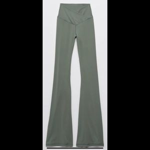 Real Me by Aerie Hi Rise flare Crossover Leggings in Blue/Green